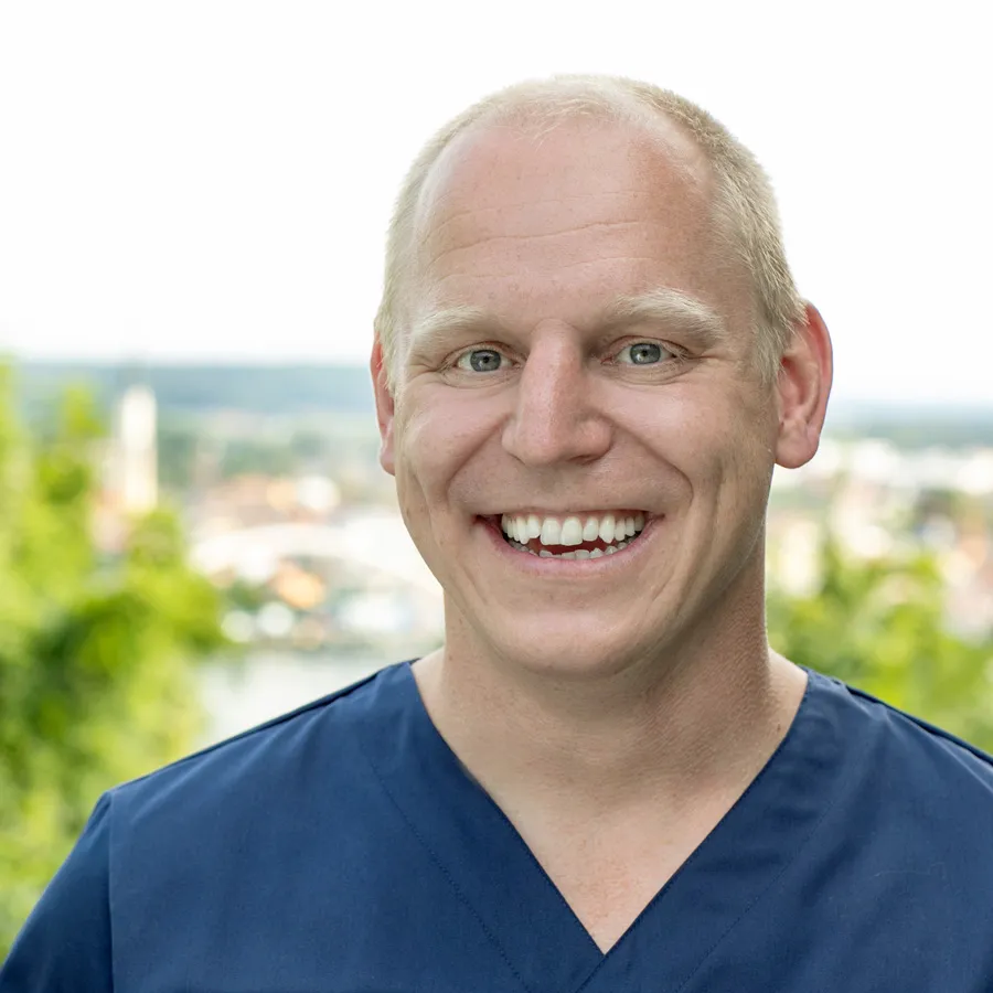 Dr. Christian Seidl — Zahnarzt · Fachzahnarzt für Oralchirurgie der Zahnarztpraxis Dr. Seidl