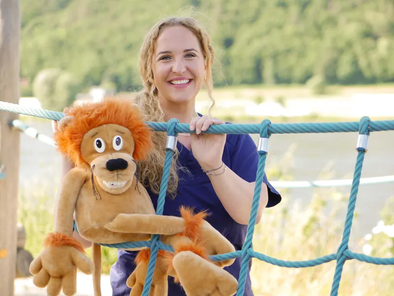 Carolin Späth — Zahnärztin · Zert. Kinderzahnärztin (DGKiZ) der Zahnarztpraxis Dr. Seidl